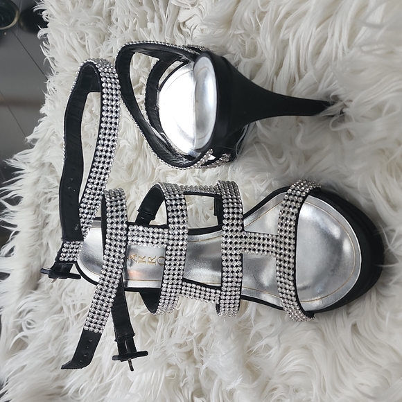 Heels 👠 - Picture 4 of 5